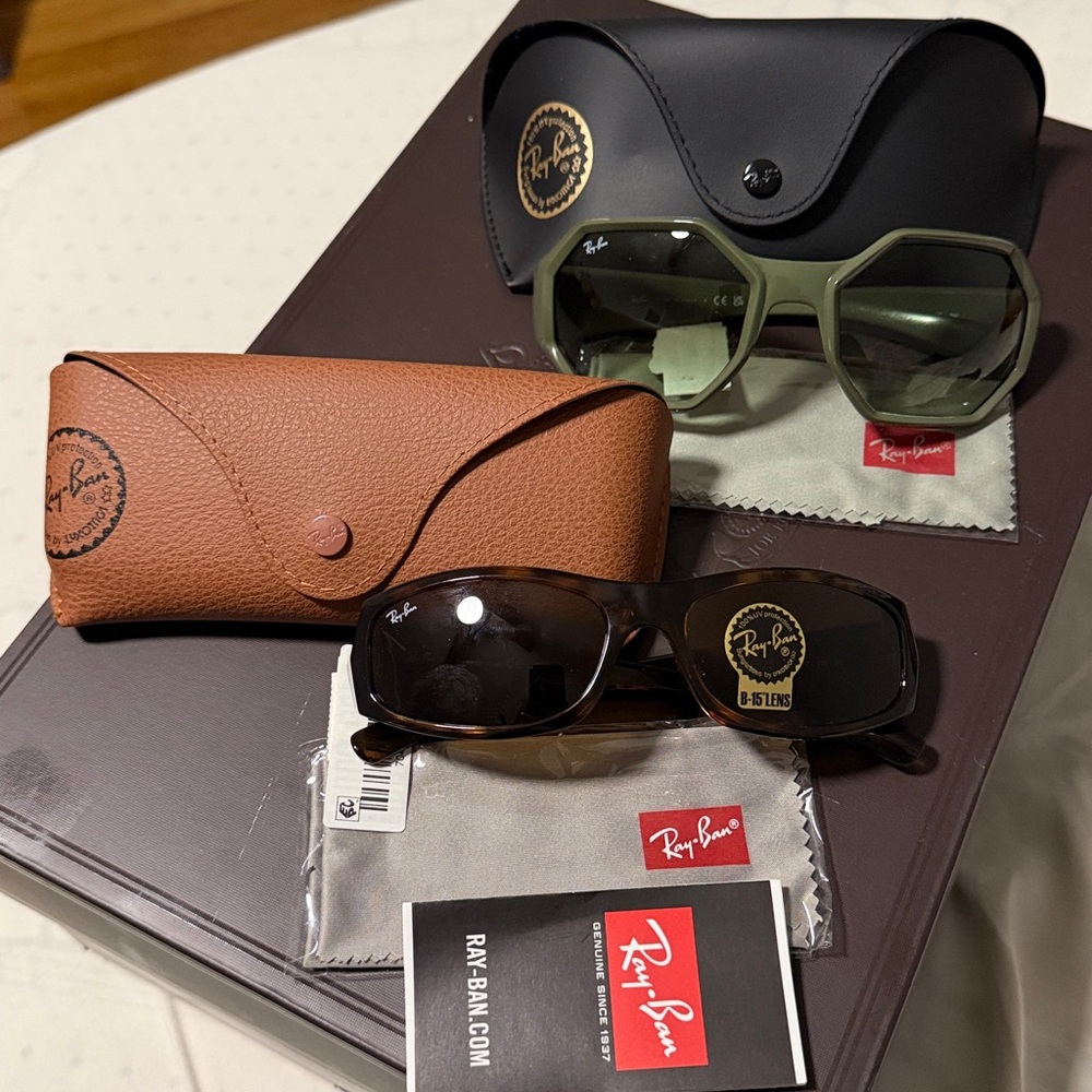 2 Women Ray-Ban Sunglasses